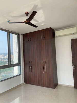 Room in 3 BHK Apartment at Piramal Vaikunth, Balkum Pada – for Rent