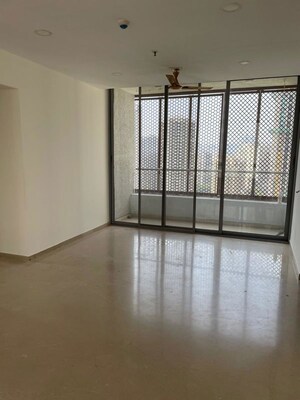 Room in 3 BHK Apartment at Piramal Vaikunth, Balkum Pada – for Rent