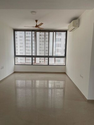 Room in 3 BHK Apartment at Piramal Vaikunth, Balkum Pada – for Rent