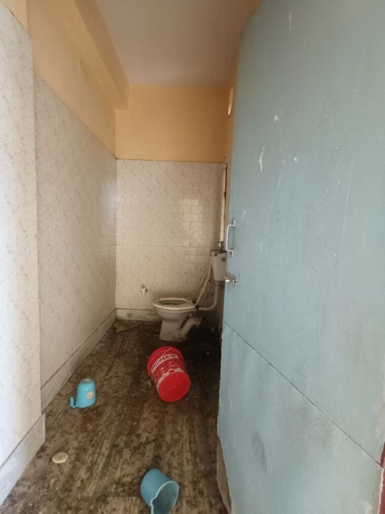 Bathroom, kestopur 4 Bedroom 1550 Sq.Ft. Apartment In Kestopur Kolkata 10729627