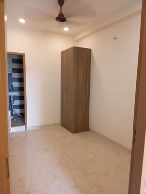 Room in 1.5 BHK Builder Floor at Palam Vihar Residents Association, Palam Vihar – for Rent