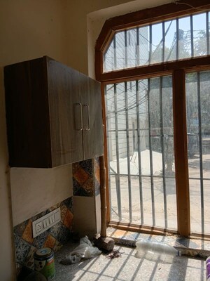 Room in 1.5 BHK Builder Floor at Palam Vihar Residents Association, Palam Vihar – for Rent
