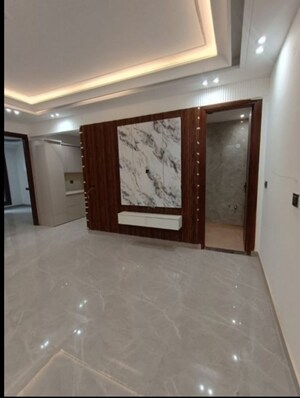 Room in 3 BHK Builder Floor at Mahavir Enclave 1 – for Sale