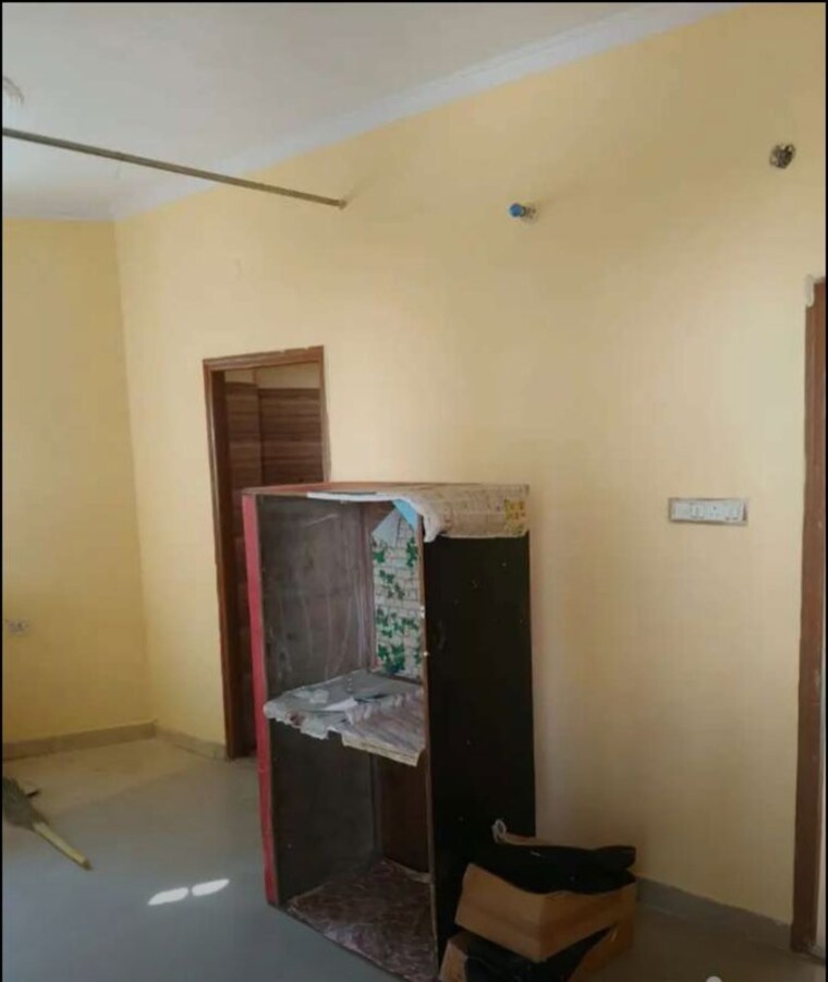 Bedroom, nishat ganj 1 Bedroom 600 Sq.Ft. Apartment In Nishat Ganj Lucknow 10056589