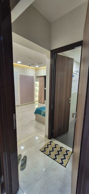 Room in 3 BHK Apartment at Piramal Vaikunth, Balkum Pada – for Rent