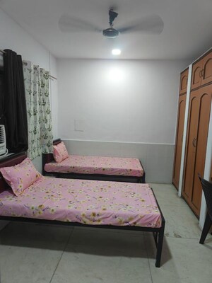 Bedroom in  Pg at Unnat Nagar – for Rent