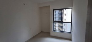 Room in 2 BHK Apartment at Rustomjee Urbania Azziano, Thane West – for Sale