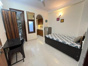 Bedroom in 1 RK Apartment at Tughlakabad – for Rent