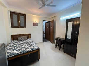 Bedroom in 1 RK Apartment at Tughlakabad – for Rent
