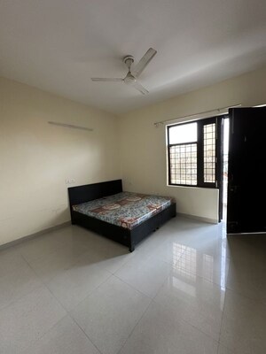 Room in 2 BHK Apartment at Sector 21 – for Rent