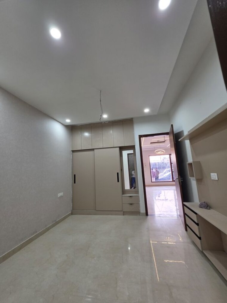 Room, dhakoli 3 Bedroom 100 Sq.Yd. Villa In Dhakoli Zirakpur 10738359