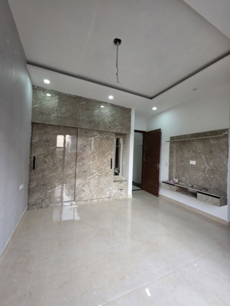 Room, dhakoli 3 Bedroom 100 Sq.Yd. Villa In Dhakoli Zirakpur 10738359