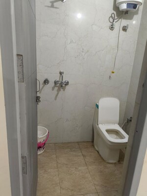 Bathroom in Studio Apartment at Purvanchal Royal City, Chi V Greater Noida – for Rent