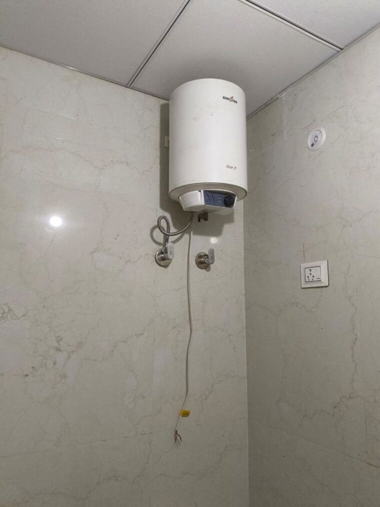 Bathroom, nimbus-express-park-view 2 Bedroom 1000 Sq.Ft. Apartment In Chi V Greater Noida Greater Noida 10738372