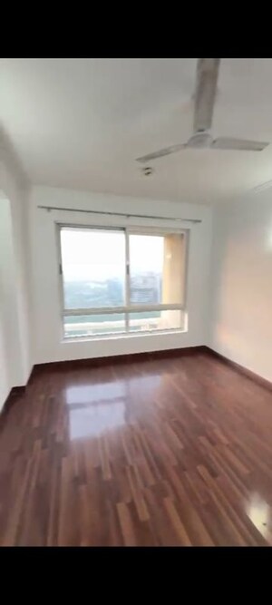 Room in 3 BHK Apartment at Jaypee Kalypso Court, Sector 128 – for Rent