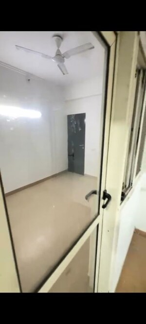 Room in 3 BHK Apartment at Jaypee Kalypso Court, Sector 128 – for Rent