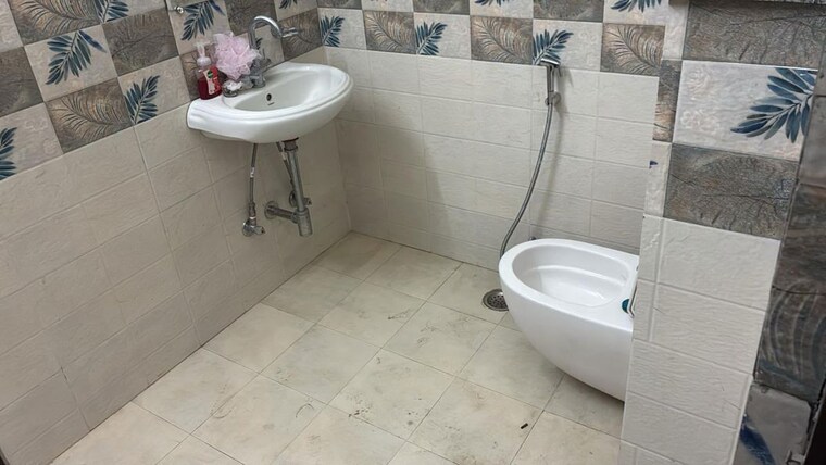 Bathroom, earthcon-casa-grande 2 Bedroom 1025 Sq.Ft. Apartment In Chi V Greater Noida Greater Noida 10738384