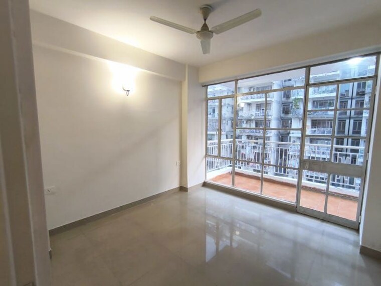 Room, zara-aavaas-3 2 Bedroom 777 Sq.Ft. Apartment In Sector 104 Gurgaon 10738409