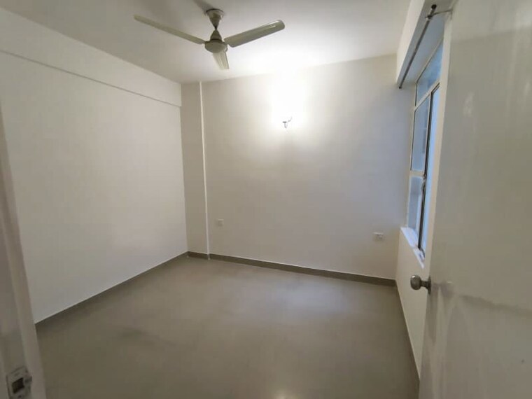 Room, zara-aavaas-3 2 Bedroom 777 Sq.Ft. Apartment In Sector 104 Gurgaon 10738409