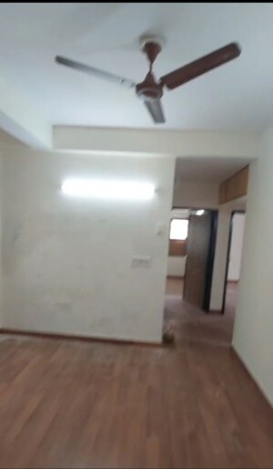 Room in 3 BHK Apartment at Sector 10 Dwarka – for Rent
