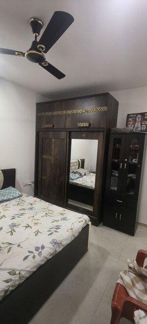 Master Bedroom in 2 BHK Apartment at Sheth Vasant Oasis, Andheri East – for Rent