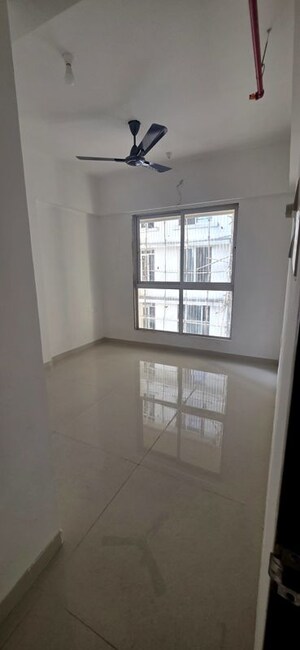 Room in 2 BHK Apartment at Raheja Interface Heights, Malad West – for Sale