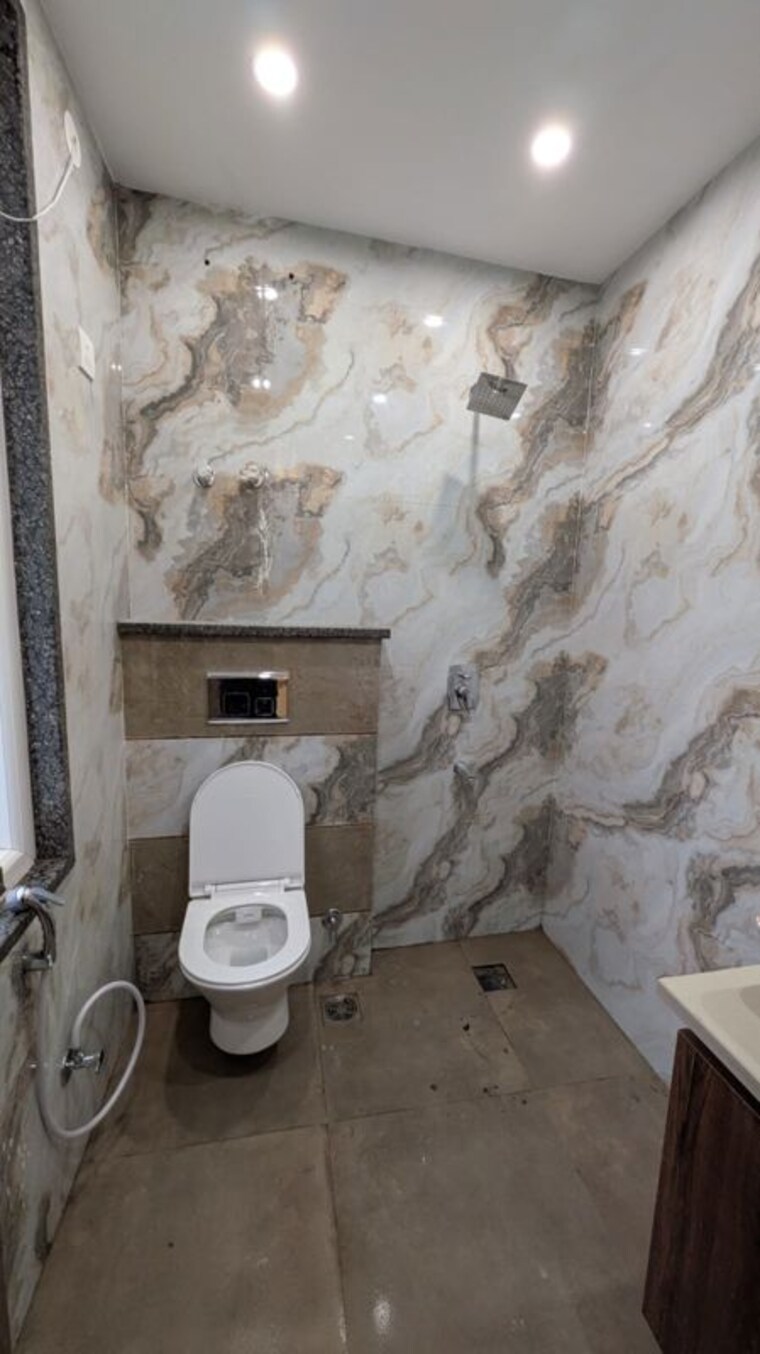 Bathroom, sector 42 2 Bedroom 1200 Sq.Ft. Builder Floor In Sector 42 Gurgaon 10738499