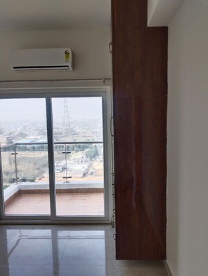 Room in 3 BHK Builder Floor at BPTP Astaire Garden-Monet Floors, Sector 70a – for Sale