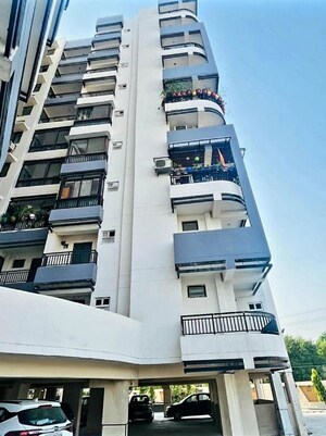 5 BHK Apartment For Sale in Sector 12