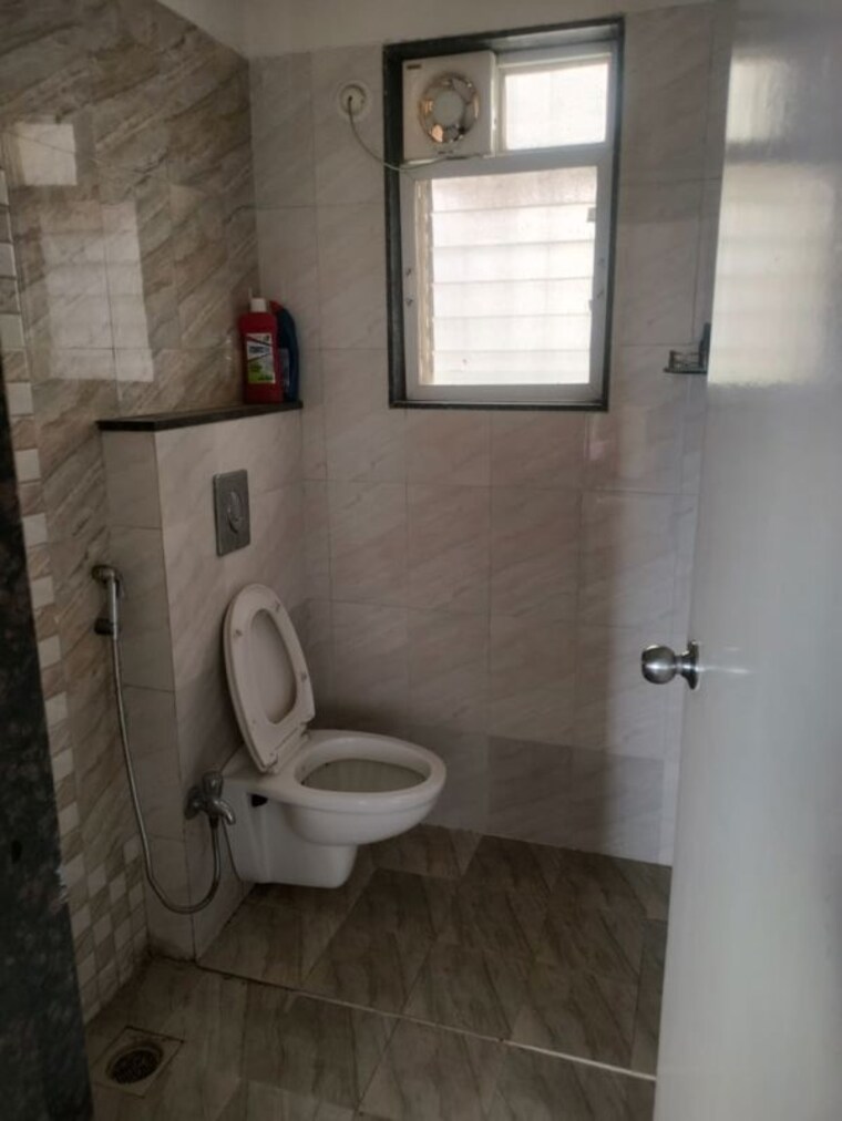 Bathroom, casa-imperia 2 Bedroom 726 Sq.Ft. Apartment In Wakad Pune 10738533