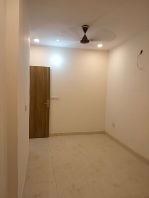 Room in 1.5 BHK Builder Floor at Palam Vihar Residents Association, Palam Vihar – for Rent