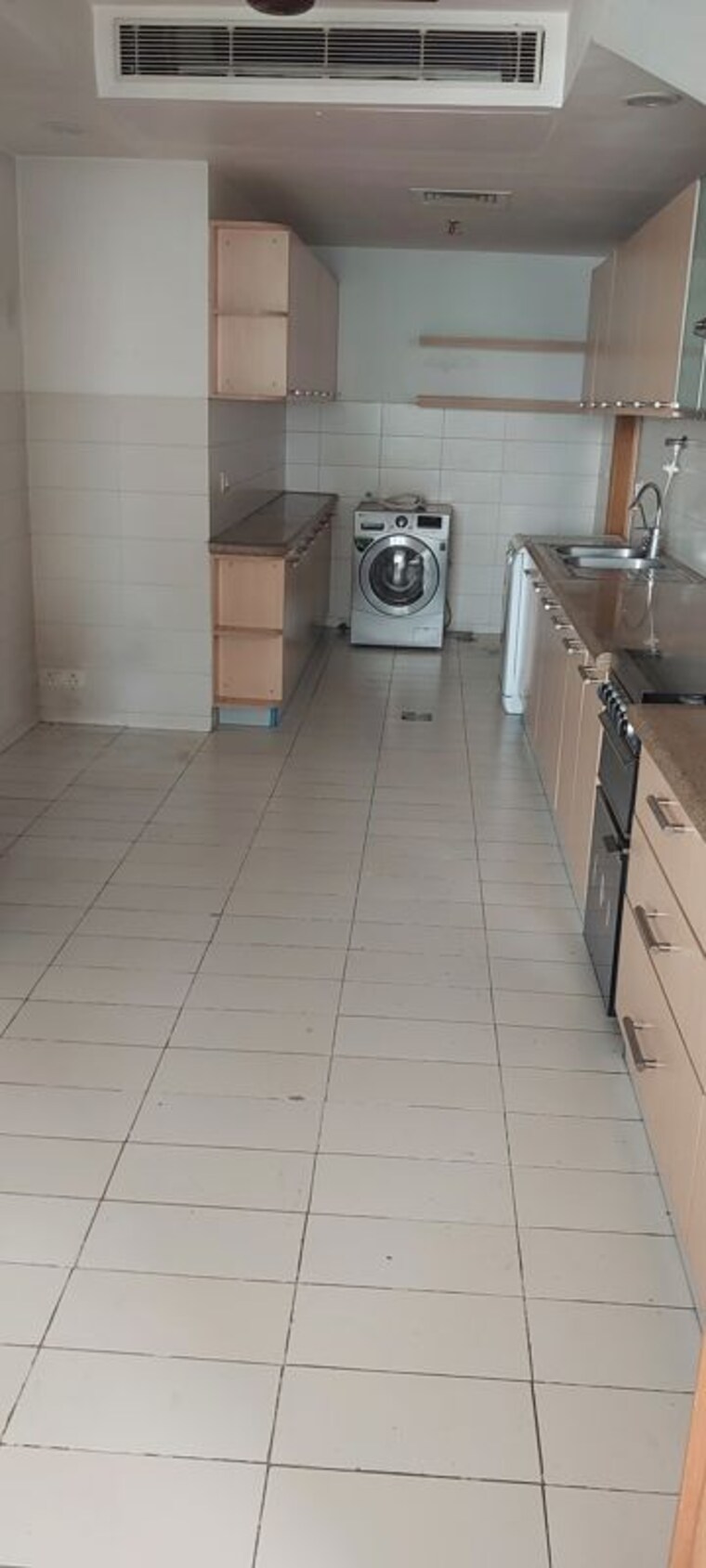 Kitchen, jaypee-green-sun-court-tower-iii 3 Bedroom 3810 Sq.Ft. Apartment In Jaypee Greens Greater Noida 10629101