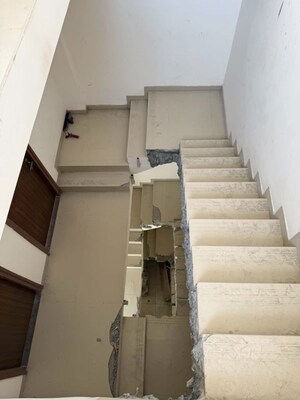 Staircase in 5 BHK Villa at Jaypee Estate Home, Jaypee Greens – for Sale