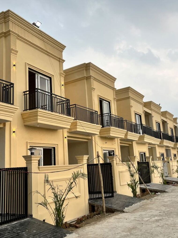 Exterior View, ekana-mall 3 Bedroom 1600 Sq.Ft. Independent House In Gomti Nagar Lucknow 10738559