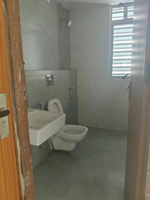Bathroom in 5 BHK Apartment at Sugam Morya, Tollygunge – for Sale