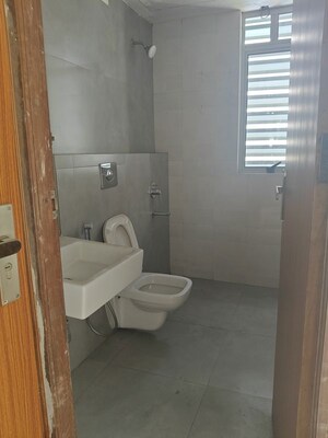 Bathroom in 5 BHK Apartment at Sugam Morya, Tollygunge – for Sale