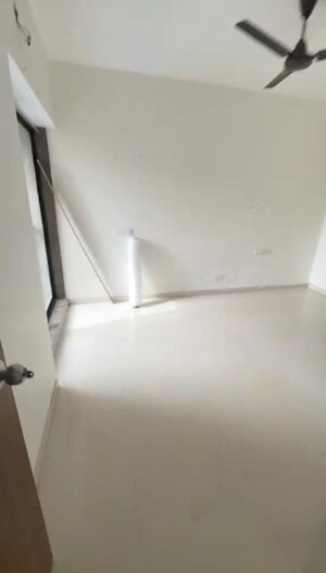 Furnished Amenities in 2 BHK Apartment at Parinee Essence, Kandivali West – for Rent