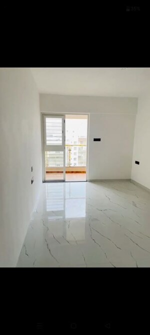 Room in 2 BHK Apartment at Keystone Oxy Eterno, Dhanori – for Rent