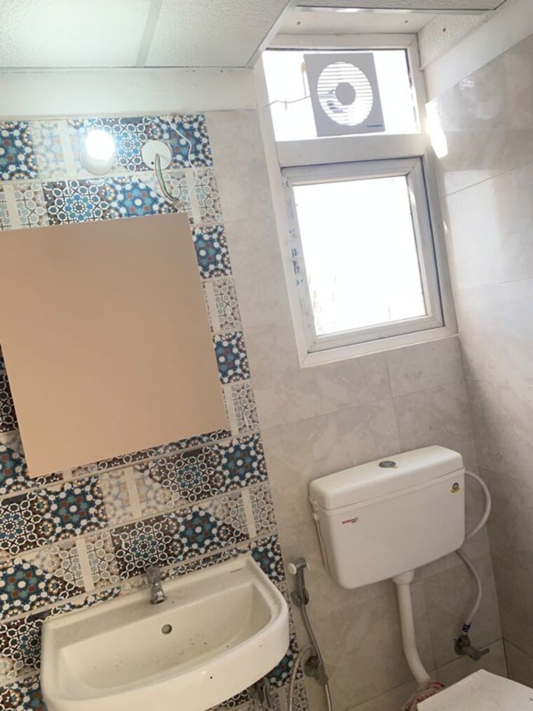 Bathroom, signature-global-proxima 2 Bedroom 674 Sq.Ft. Apartment In Sector 89 Gurgaon 10738632