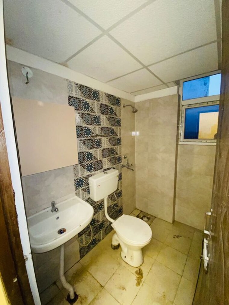 Bathroom, signature-global-proxima 2 Bedroom 674 Sq.Ft. Apartment In Sector 89 Gurgaon 10738632