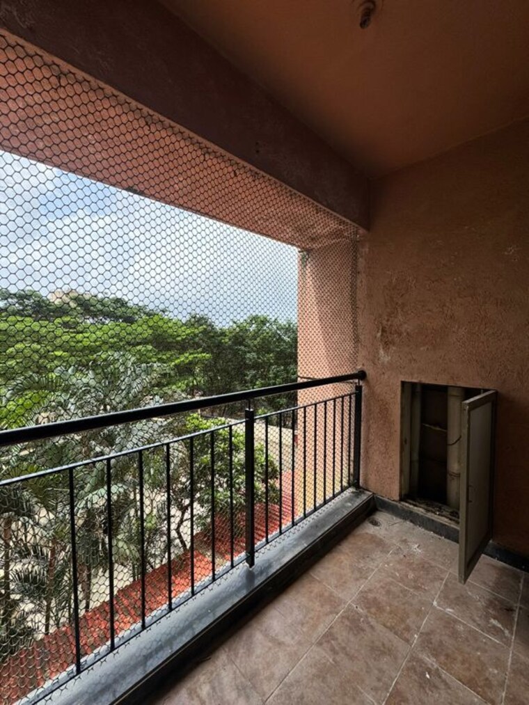 Balcony, lodha-splendora 3 Bedroom 1124 Sq.Ft. Apartment In Ghodbunder Road Thane 10738733
