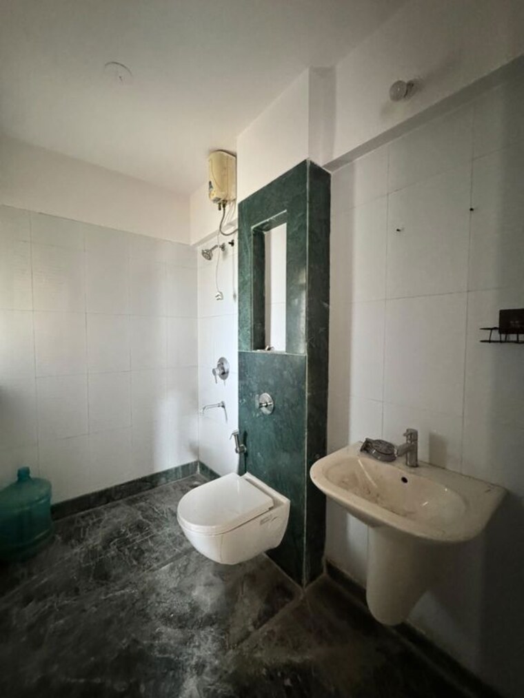 Bathroom, lodha-splendora 3 Bedroom 1124 Sq.Ft. Apartment In Ghodbunder Road Thane 10738733