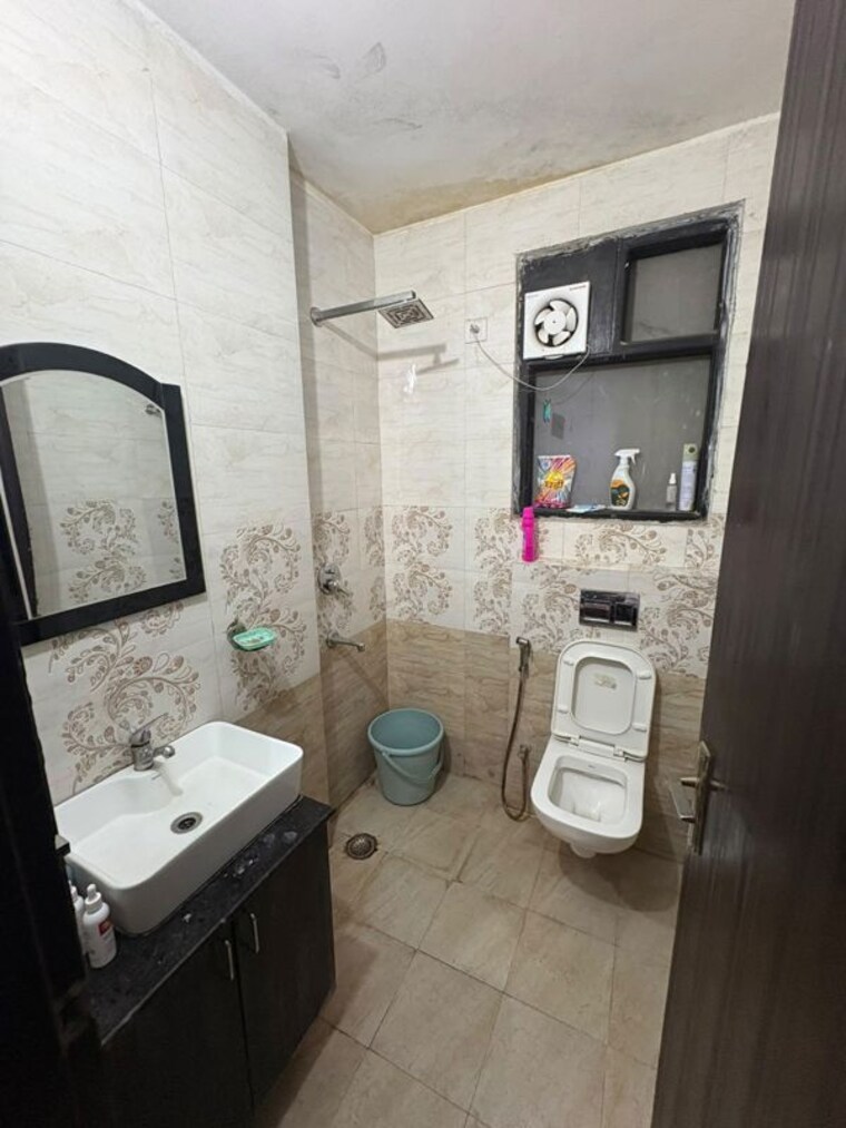 Bathroom, m3m-marina 3 Bedroom 1900 Sq.Ft. Apartment In Sector 68 Gurgaon 10738782