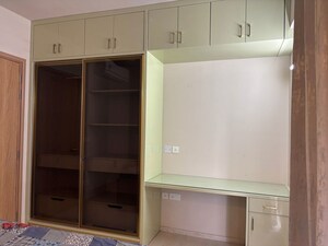 Furnished Amenities in 3.5 BHK Apartment at M3M Heights, Sector 65 – for Rent