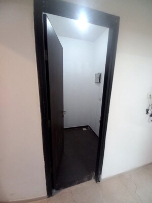 Room in 2.5 BHK Apartment at Lodha Splendora Platino, Ghodbunder Road – for Sale