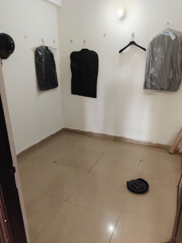 Team Area, aims-golf-city 2 Bedroom 950 Sq.Ft. Apartment In Sector 75 Noida 10738969
