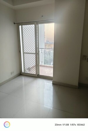 Room in 2 BHK Apartment at Maxblis White House, Sector 75 – for Rent