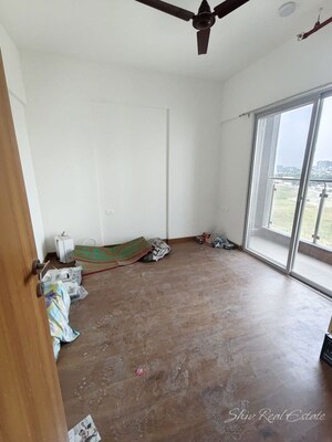 Room in 3 BHK Apartment at Gera Planet Of Joy, Kharadi – for Rent