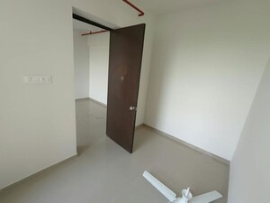 Room in 2 BHK Apartment at Puranik Rumah Bali Phase III, Ghodbunder Road – for Rent