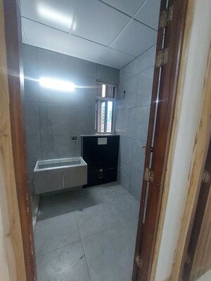 Washroom in 3.5 BHK Apartment at Amrapali Centurian Park, Tech Zone 4 Greater Noida – for Sale